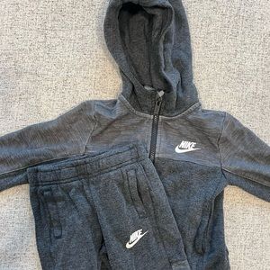 Gray Nike Set 3T